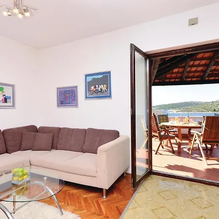 Lovely In Kanica With House Sea View