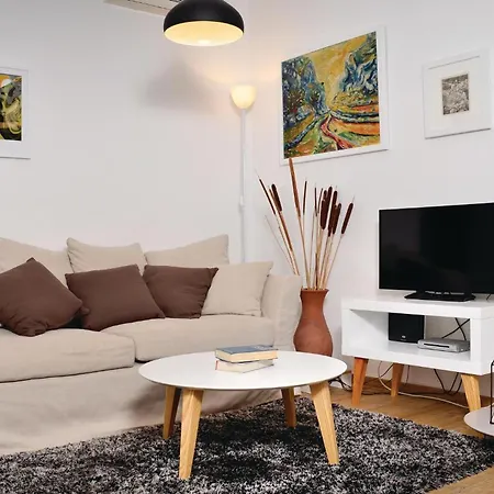 Holiday home Lovely In Kanica With House Sea View *