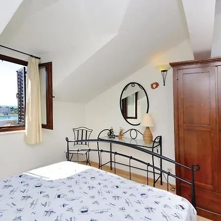 Holiday home Lovely In Kanica With House Sea View *