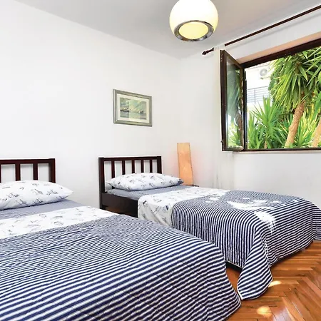 Lovely In Kanica With House Sea View Holiday home